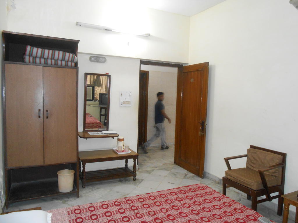 Hôtel Gaurav Boarding House à Mathura Chambre photo