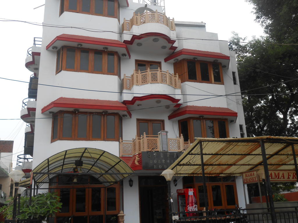 Hôtel Gaurav Boarding House à Mathura Extérieur photo
